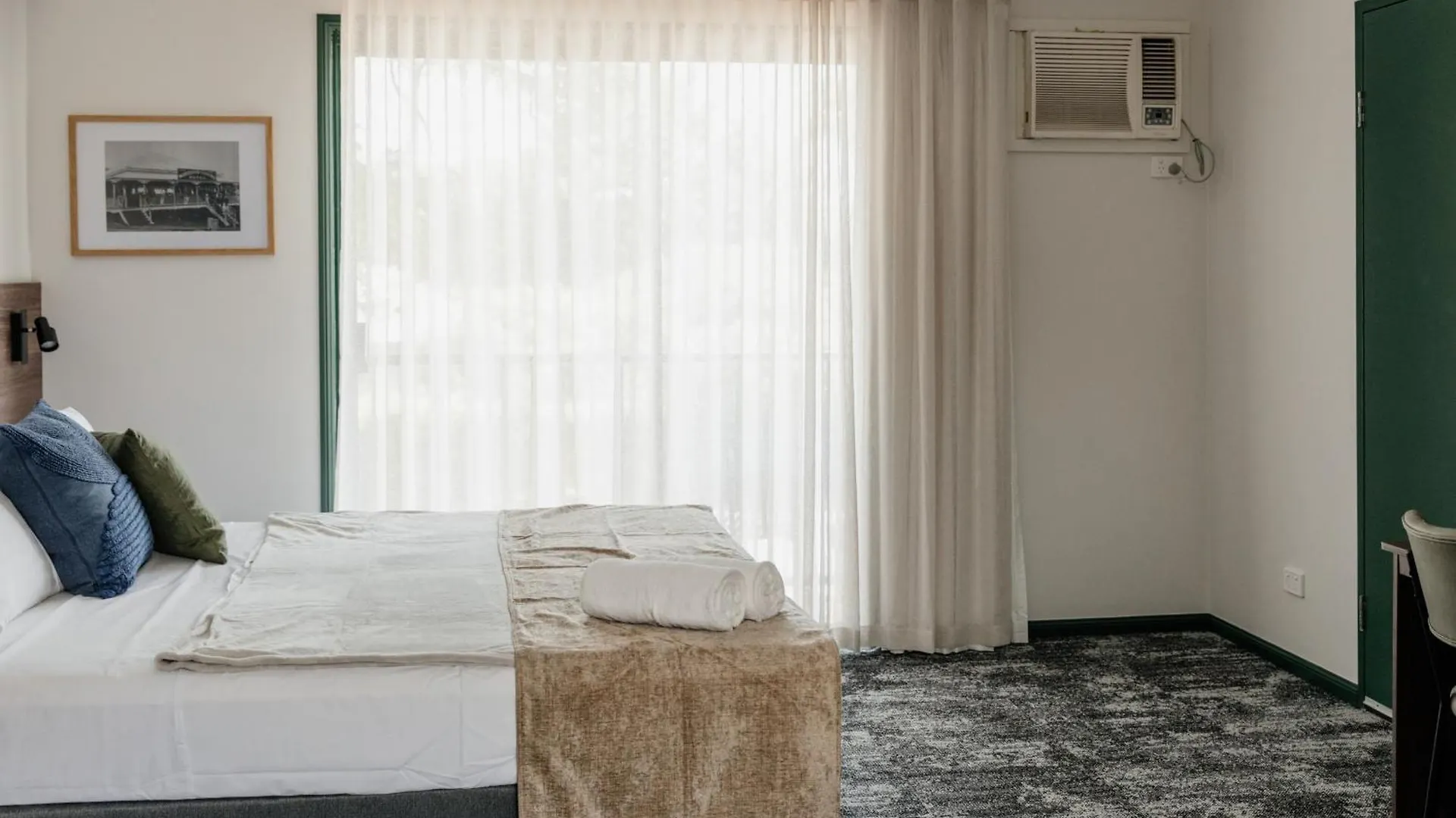 Wallaby Hotel Mudgeeraba